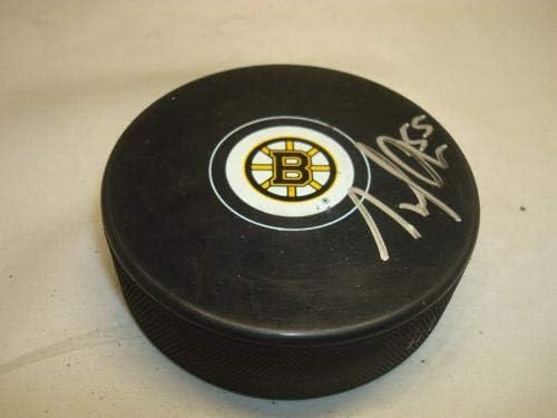 Noel Acciari a semnat Boston Bruins Hockey Puck autografat 1A-autografat NHL Pucks