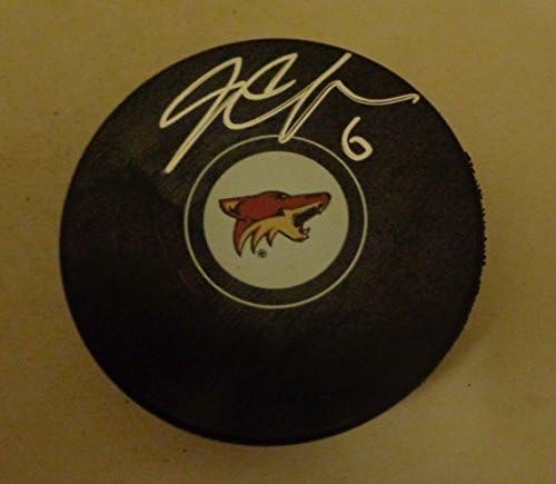 Jakob Chychrun a semnat pucul Arizona Coyotes cu 2 autografe pucuri NHL