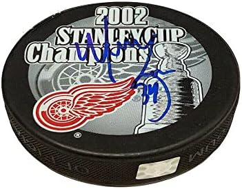 MANNY LEGACE a semnat pucul Campionilor Cupei Stanley din 2002 Detroit Red Wings pucuri NHL cu autograf